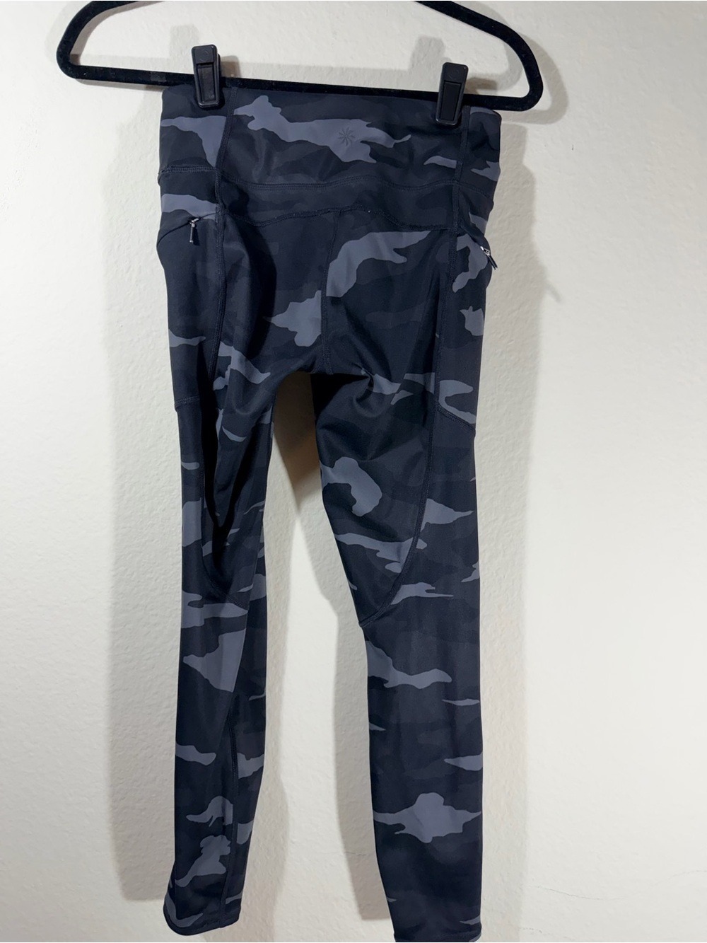 Athleta Black Camo High-Rise Leggings NWOT - Picture 8 of 8